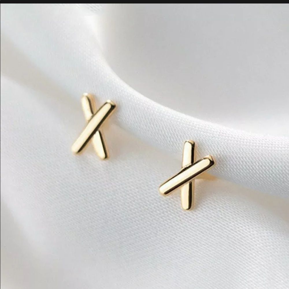 Gold “X” stud earrings